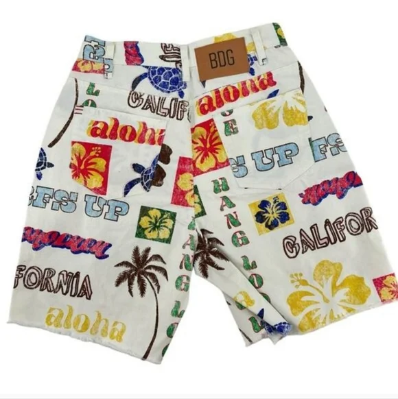 BDG Urban Outfitters Womens Aloha Surf Graphic Shorts California Print Size 25 - Picture 4 of 16